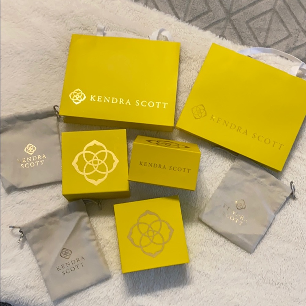 Kendra Scott gift bags